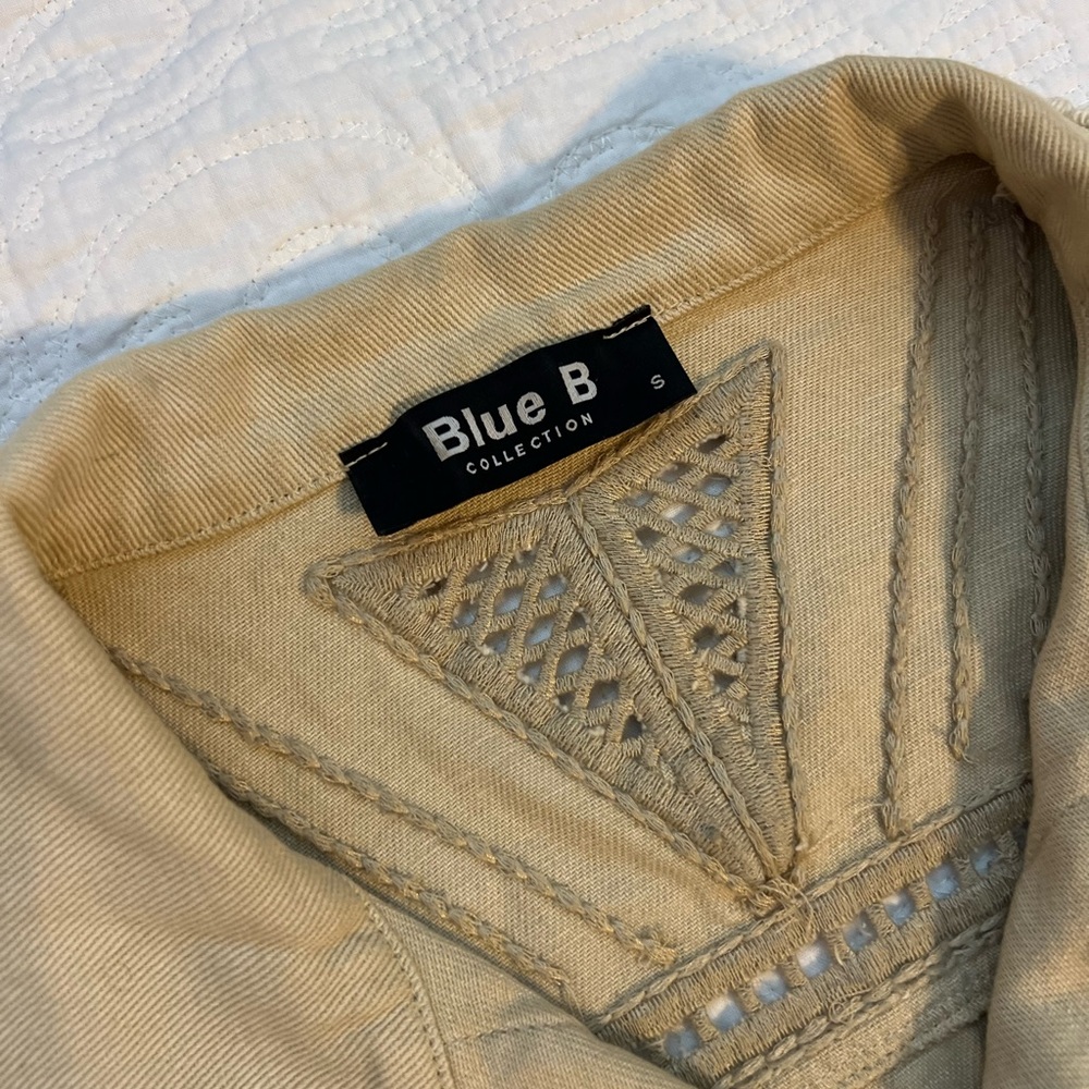 Blue B Distressed Tan Jacket size Small - Picture 2 of 3